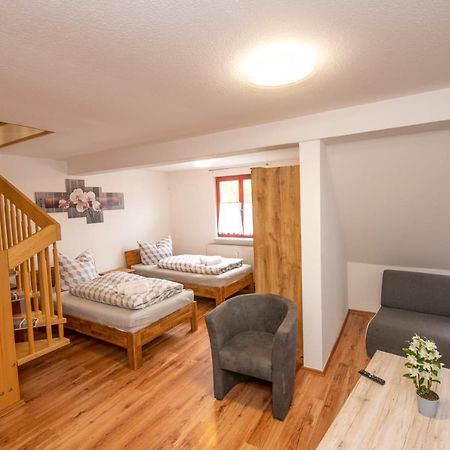 Lindenring Pension Наумбург Екстер'єр фото