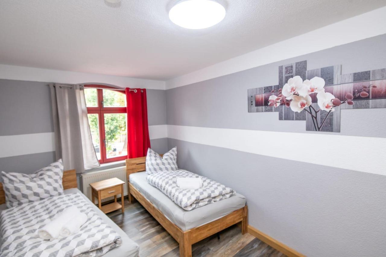 Lindenring Pension Наумбург Екстер'єр фото